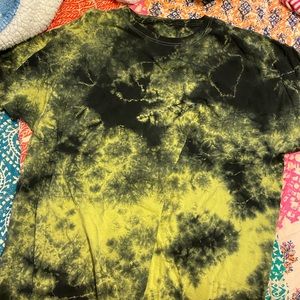 Black and neon green acid wash tee shirt